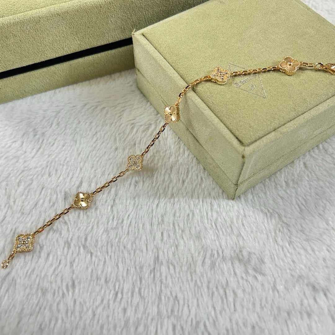 [BIJOUX]CLOVER 6 MOTIF DIAMOND LASER BRACELET