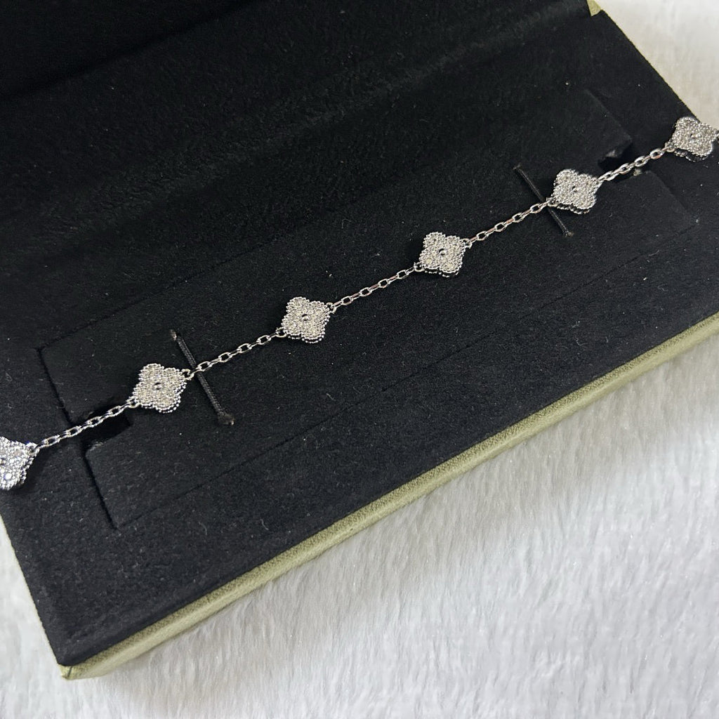 [BIJOUX]CLOVER 6 MOTIF DIAMOND BRACELET