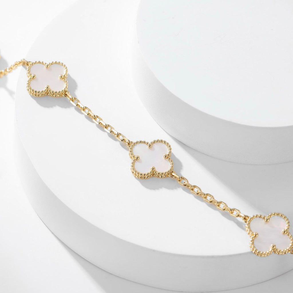 [BIJOUX] COLLIER NACRE BLANCHE 10 MOTIFS TRÈFLE
