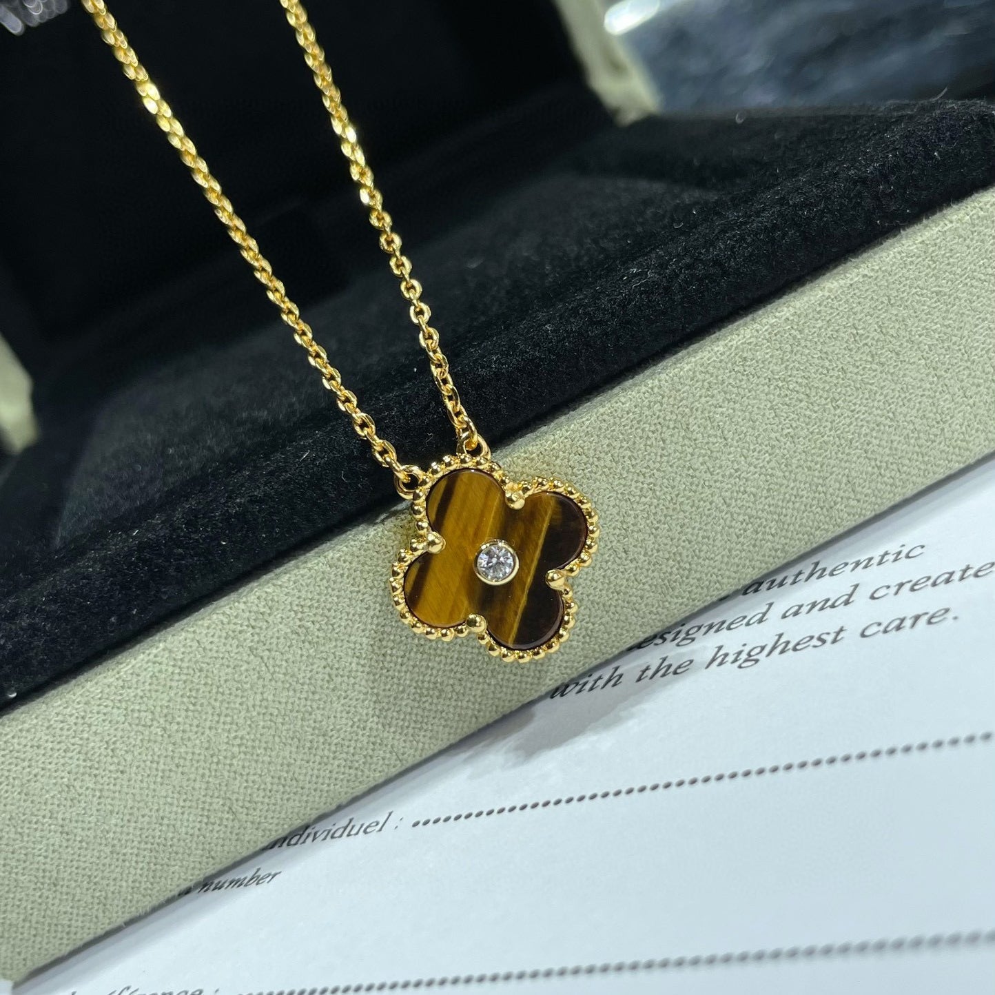 [Topon]CLOVER 15MM DIAMOND AND YELLOW TIGER'S EYE AGATE necklace