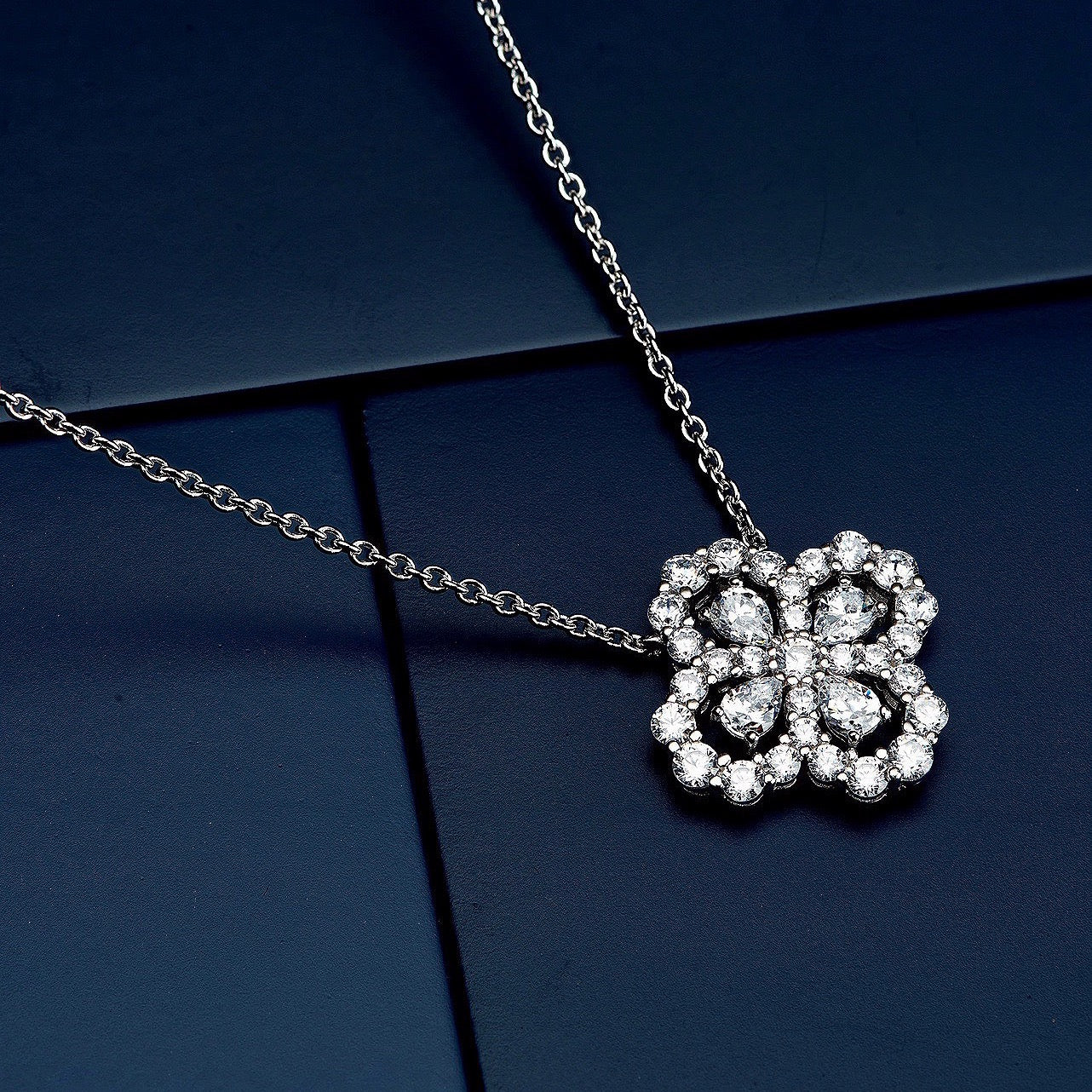 [BIJOUX]LOOP NECKLACE FULL MOTIF DIAMOND COMBINATION