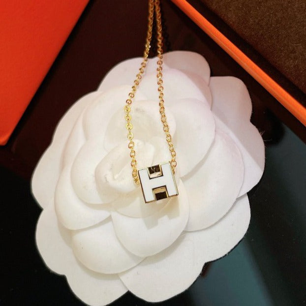 [BIJOUX]H WHITE SQUARE GOLD NECKLACE