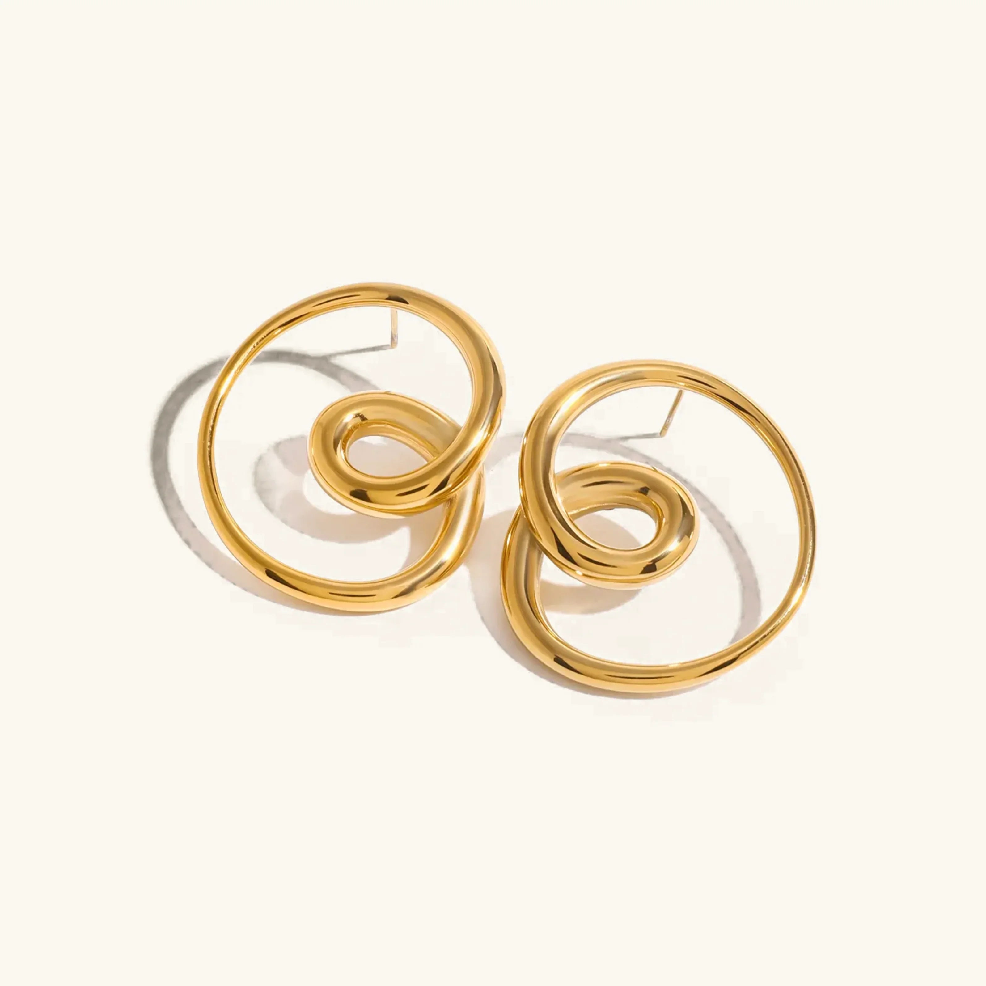 [Topon]Angelique Golden Twist Earrings