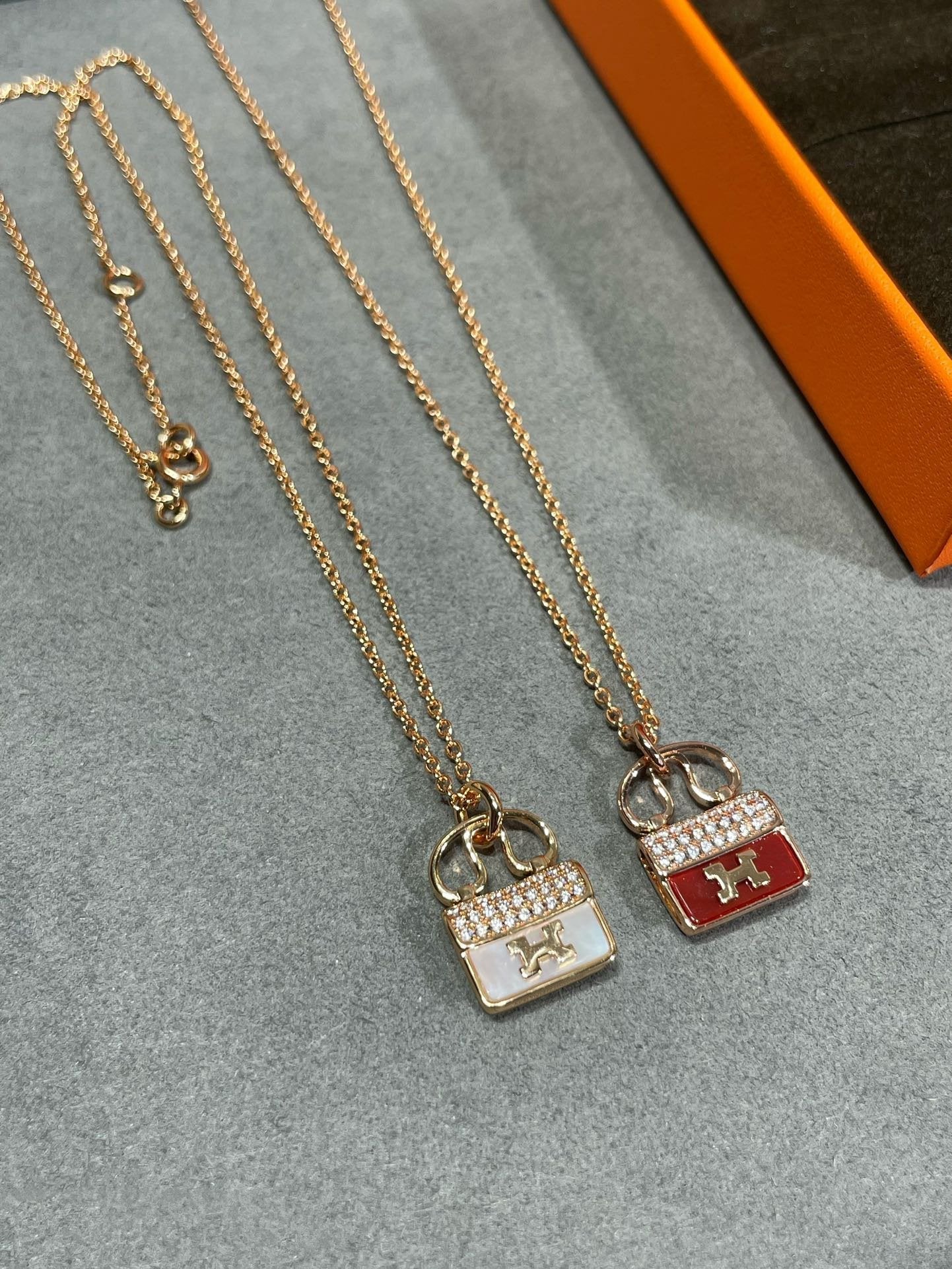 [BIJOUX]H CIRCE MOISSANITE PENDANT NECKLACE GOLD