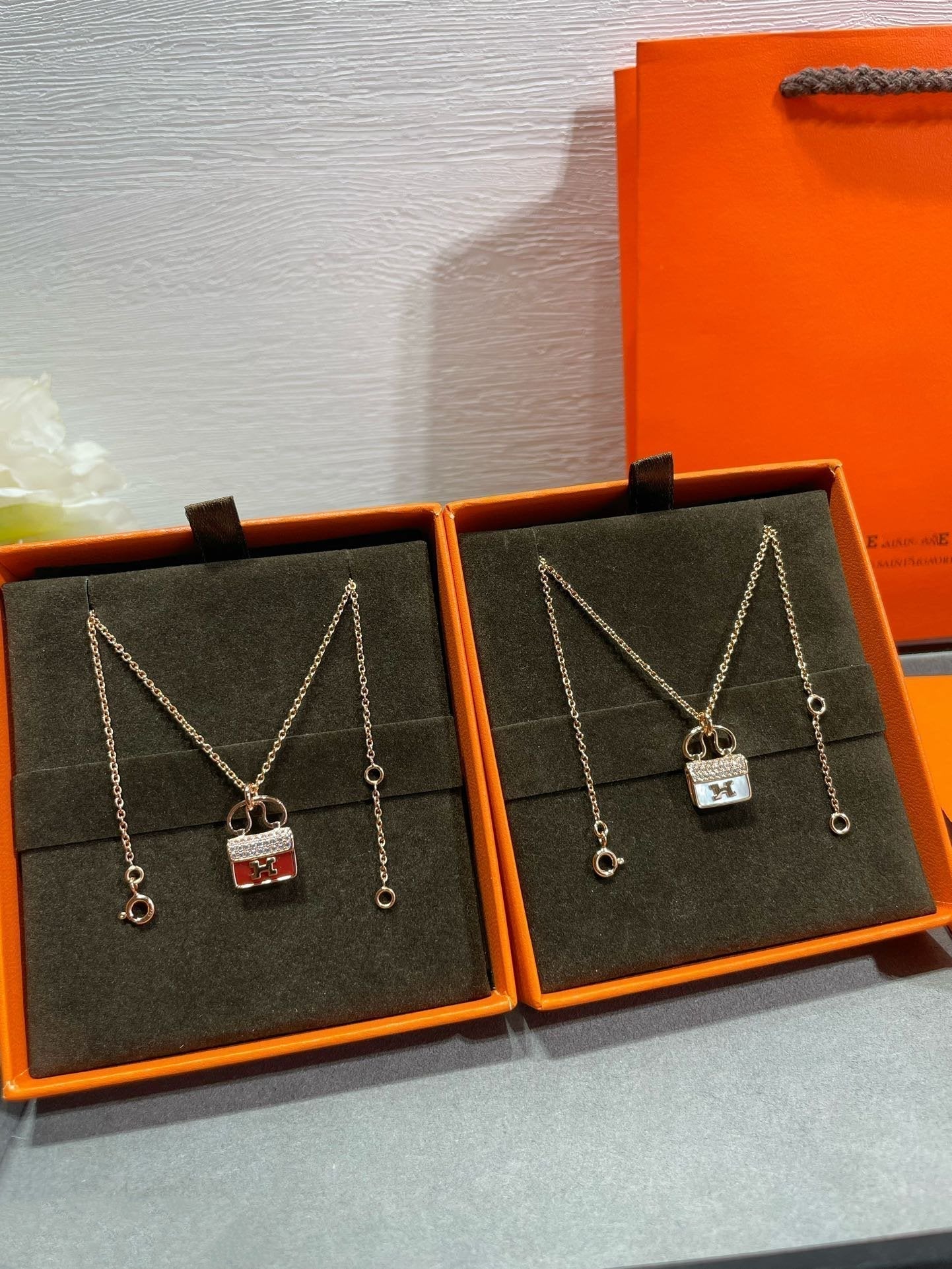 [BIJOUX]H CIRCE MOISSANITE PENDANT NECKLACE GOLD