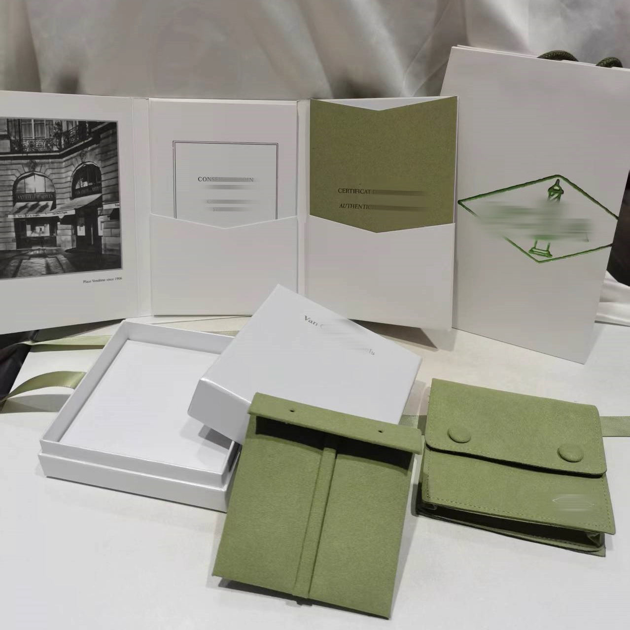 [BIJOUX]VA CLOVER BRACELET NECKLACE RING BOX GIFT BAG