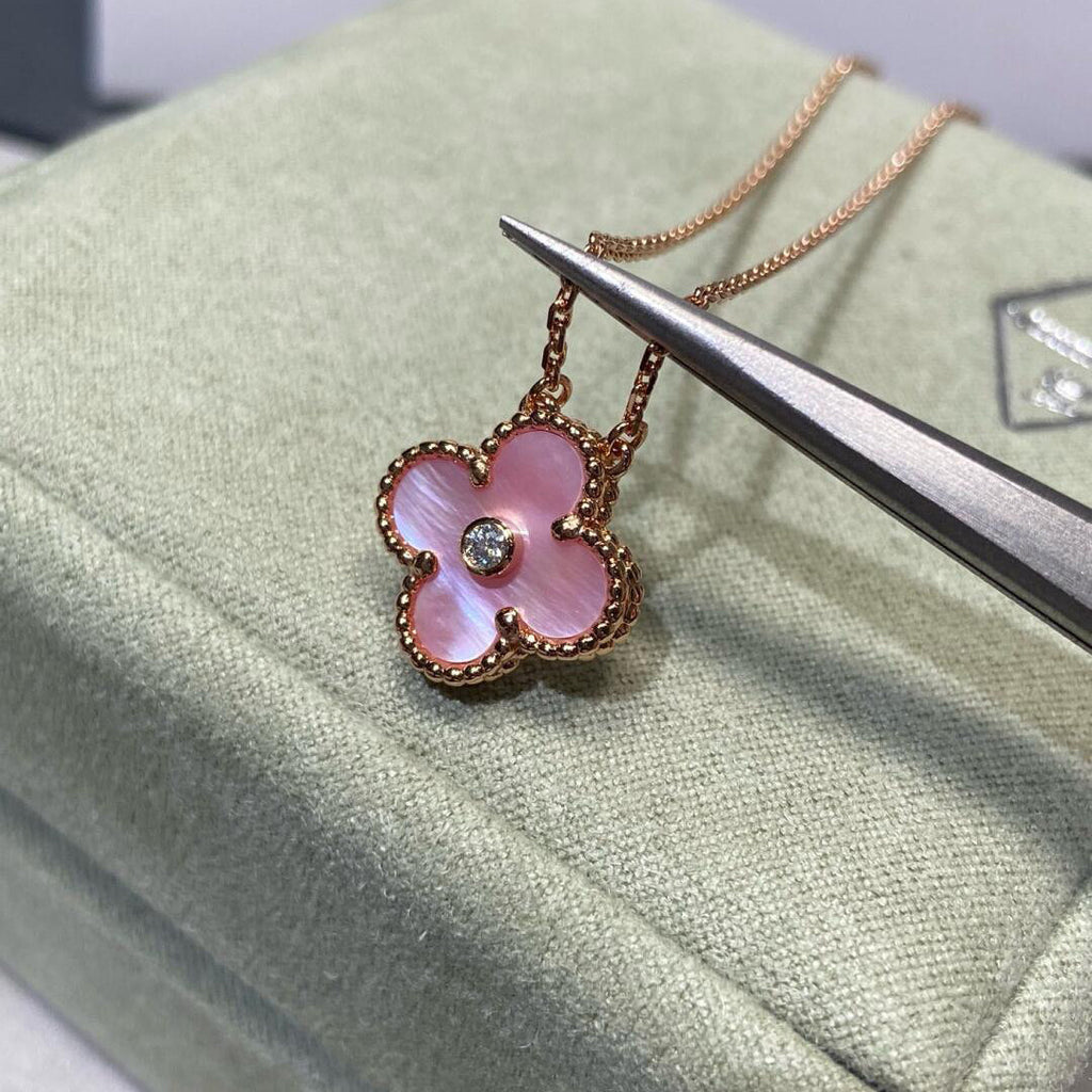[BIJOUX]COLLIER TRÈFLE 15 MM NACRE ROSE DIAMANT