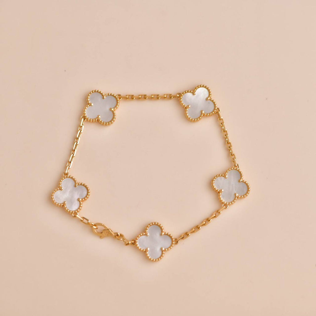 [BIJOUX]BRACELET NACRE BLANCHE À 5 MOTIFS TRÈFLE