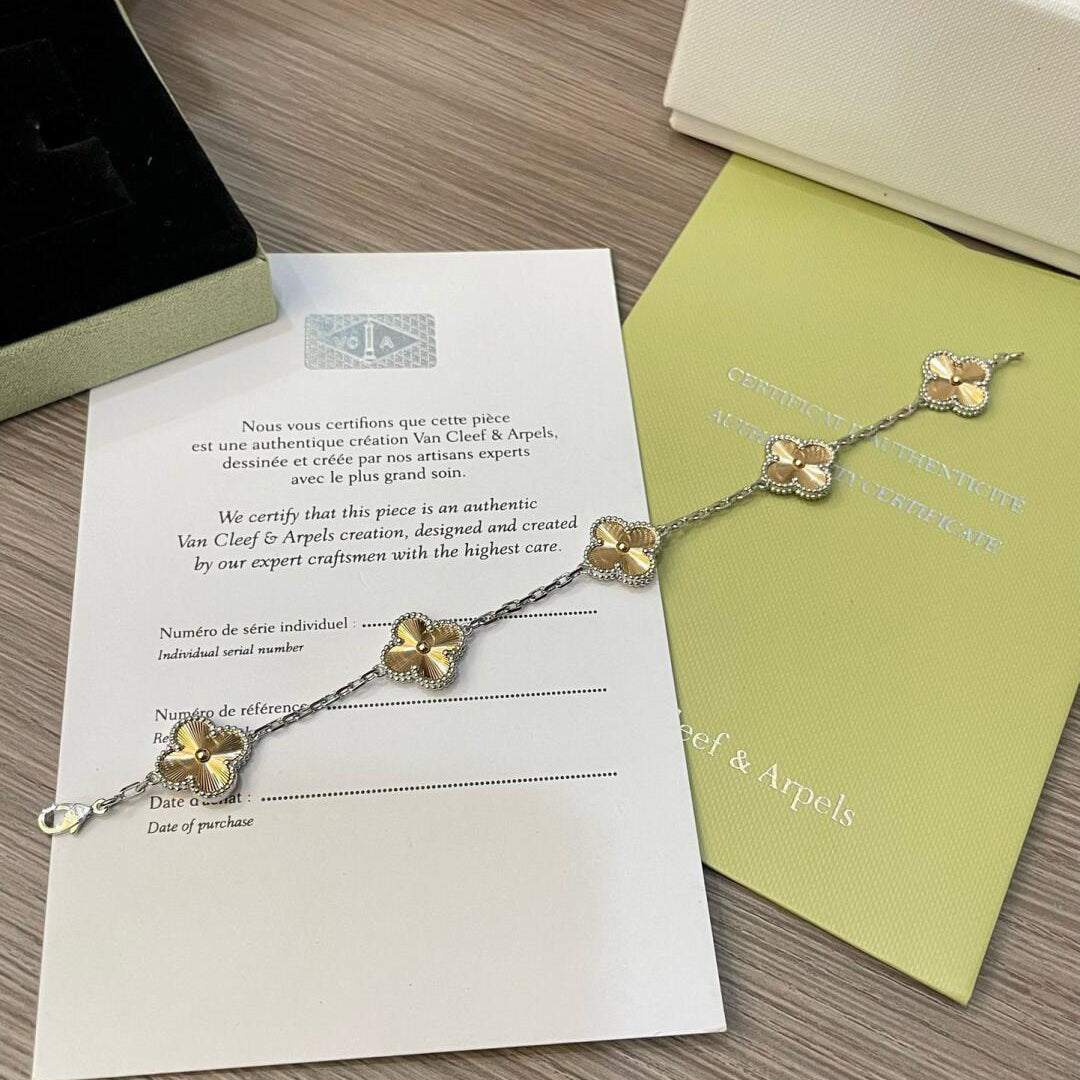 [BIJOUX]CLOVER  5 MOTIFS  CHRISTMAS LIMITED EDITION BRACELET