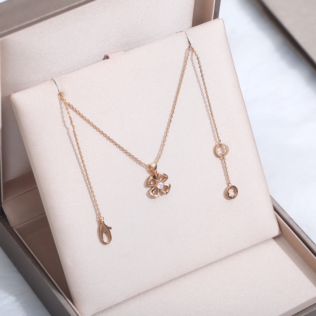 [BIJOUX]FIOREVER NECKLACE DIAMOND CENTER