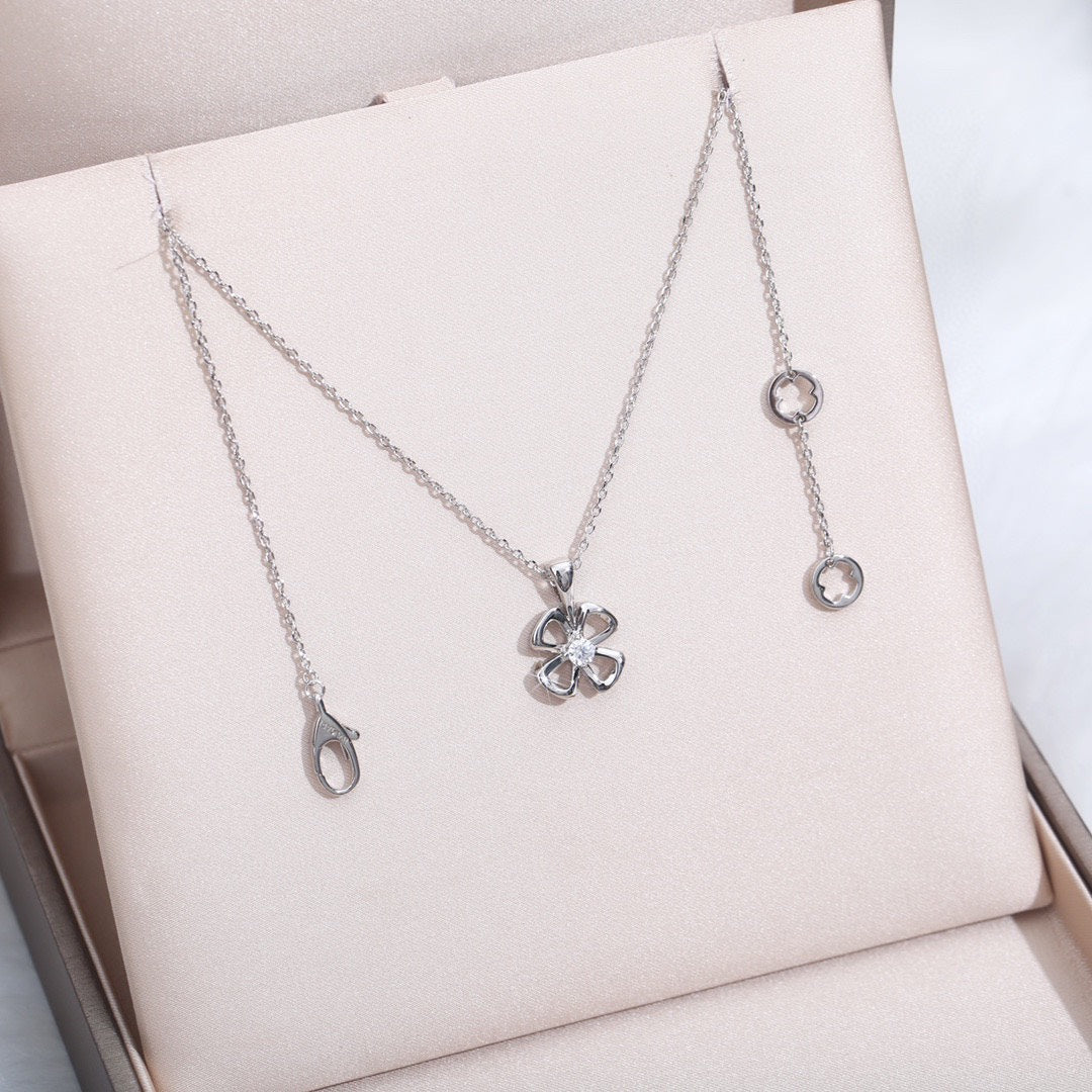 [BIJOUX]FIOREVER NECKLACE DIAMOND CENTER