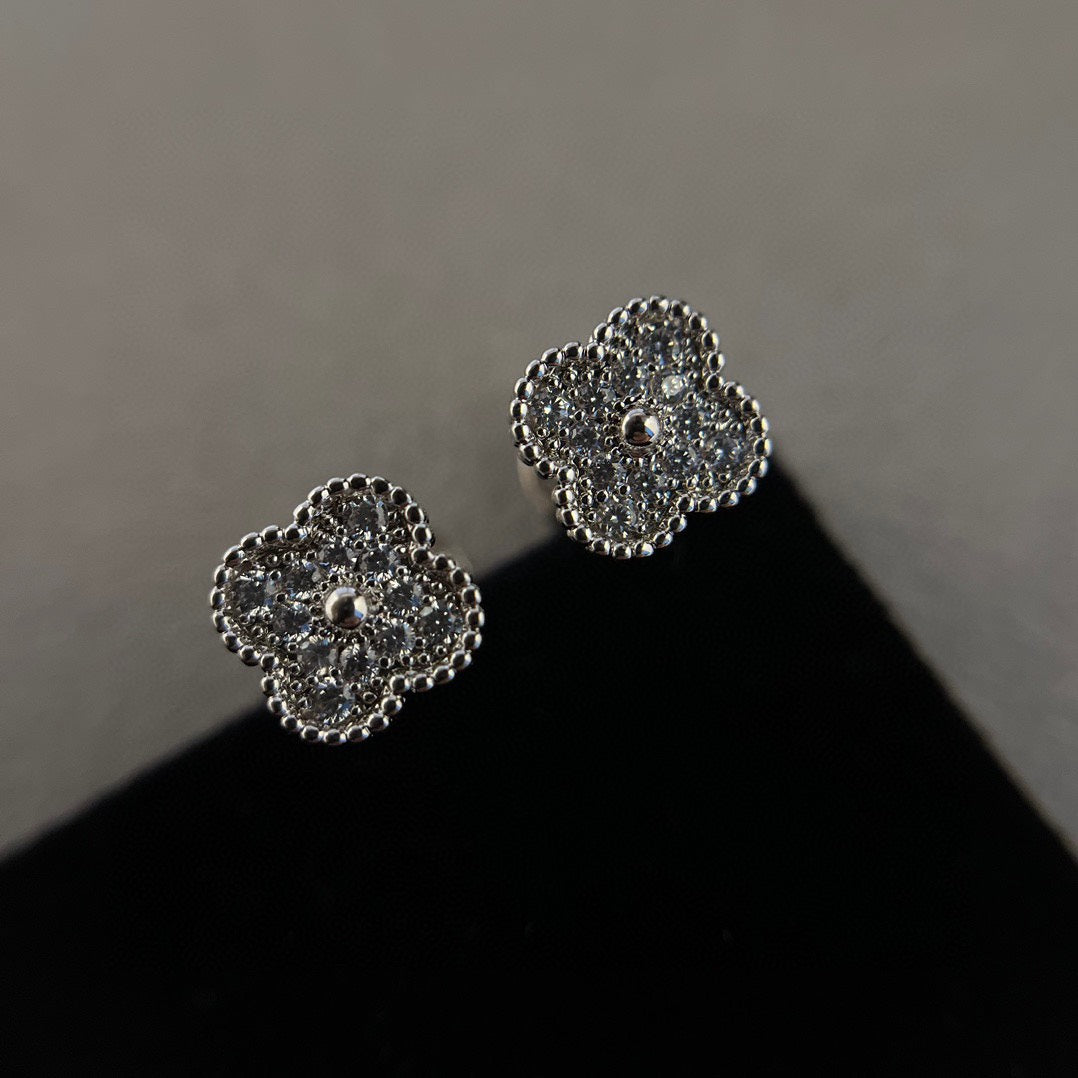 [BIJOUX]CLOVER MINI DIAMOND STUD EARRINGS